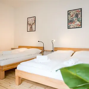 Apartment Spacious 3br Ac Self Check-in Street Parking, Berlin